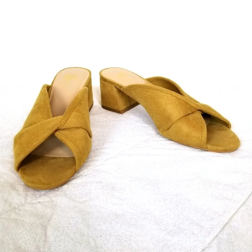 CAbi yellow faux suede mules criss cross wrap front block heel hippie ladylike 7 - Picture 1 of 8